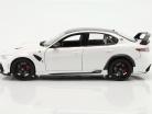 Alfa Romeo Giulia GTAm Byggeår 2020 trofæ hvid 1:18 Bburago