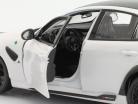 Alfa Romeo Giulia GTAm Byggeår 2020 trofæ hvid 1:18 Bburago