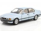 BMW 730i (E32) Byggeår 1986 Lyseblå metallisk 1:18 Minichamps