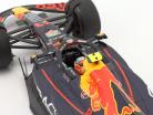Sergio Perez Red Bull RB18 #11 Saudi Arabien GP Formel 1 2022 1:18 Spark
