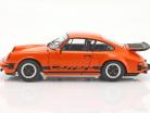 Porsche 911 Carrera 3.2 Byggeår 1984 orange 1:18 Solido