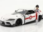 Toyota Supra 2020 insieme a figura Rick Hunter serie TV Robotech 1:24 Jada Toys