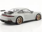 Porsche 911 (992) GT3 2021 kridt / gylden fælge 1:18 Minichamps