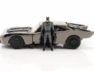 Batmobile Movie The Batman (2022) chrome / black with figure 1:24 Jada Toys