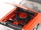 Dodge Challenger 425 Hemi mit Vinyldach Baujahr 1970 orange / schwarz 1:18 GMP