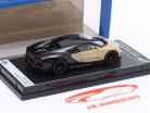 Bugatti Chiron Super Sport Année de construction 2021 or métallique / noir 1:64 Kinsmart