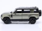 Land Rover Defender 110 Год постройки 2022 светло-зеленый металлический 1:24 Bburago