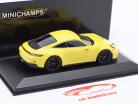 Porsche 911 (992) GT3 Touring 2021 racing 黄色的 / 黑色的 轮辋 1:43 Minichamps