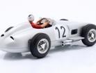 S. Moss Mercedes-Benz W196 #12 vinder britisk GP formel 1 1955 med førerfigur 1:18 WERK83