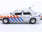 Mercedes-Benz 190 (W201) polícia Holanda 1993 branco 1:18 Triple9