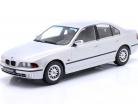 BMW 530d (E39) Limousine Baujahr 1995 silber 1:18 KK-Scale