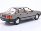 Audi 80 (B3) ano de construção 1989 escuro cinza 1:18 Triple9