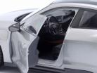 Audi RS e-tron GT Год постройки 2022 серебро металлический 1:18 Bburago
