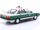 Audi 100 C3 Polizei Baujahr 1989 grün / weiß 1:18 Triple9