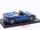 Ferrari 458 Spider Année de construction 2011 bleu métallique 1:24 Bburago