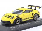 Porsche 911 (992) GT3 RS 2023 gul / gylden fælge 1:43 Minichamps