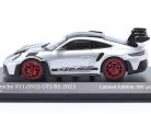 Porsche 911 (992) GT3 RS Weissach pakke 2023 sølv / rød fælge 1:43 Minichamps