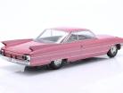 Cadillac Series 62 Coupe DeVille Anno di costruzione 1961 rosa metallico 1:18 KK-Scale