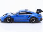 Porsche 911 (992) GT3 RS 2023 синий / черный автомобильные диски 1:18 Minichamps