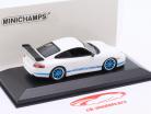 Porsche 911 (996) GT3 RS Bouwjaar 2002 wit / blauwheid velgen 1:43 Minichamps