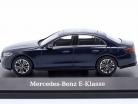 Mercedes-Benz E-klasse limousine (W214) Byggeår 2024 nautisk blå 1:43 Norev