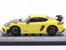Porsche 718 (982) Cayman GT4 RS 2021 geel / zwart velgen 1:43 Minichamps