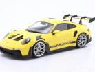 Porsche 911 (992) GT3 RS Ano de construção 2023 amarelo / prata aros 1:18 Minichamps