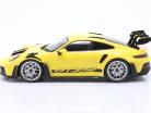 Porsche 911 (992) GT3 RS Anno di costruzione 2023 giallo / argento cerchi 1:18 Minichamps