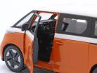 Volkswagen VW ID. Buzz Bouwjaar 2023 oranje / wit 1:24 Maisto