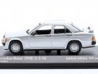 Mercedes-Benz 190E 2.3 (W201) 建設年 1984 鮮やかな銀色 1:43 Minichamps