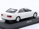 Audi A8 (D2) Ano de construção 1999 branco 1:43 Minichamps