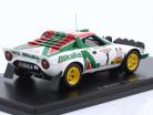 Lancia Dtratos HF #1 gagnant Rallye Tour de Corse 1976 Munari, Maiga 1:43 Spark