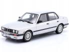 BMW 325i (E30) Año de construcción 1988 plata 1:18 OttOmobile