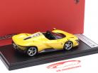 Ferrari Daytona SP3 Open Top Bouwjaar 2021 tristrato geel 1:43 LookSmart