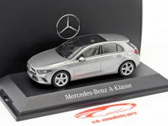 Mercedes-Benz A-Class (W177) Mojave argent métallique 1:43 Herpa