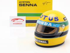 Ayrton Senna Lotus 99T #12 formel 1 1987 hjelm 1:2