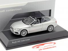 Audi A5 Cabriolet Год постройки 2017 Florett серебро 1:43 Spark
