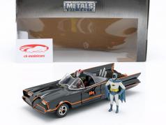 Batmobile con Batman y Robin figura Classic TV-Serie 1966 1:24 Jada Toys
