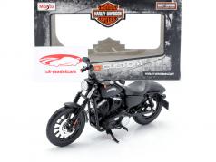 Harley Davidson Sportster Iron 883 Ano de construção 2014 preto 1:12 Maisto