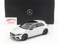 Mercedes-Benz A-Class (W177) année de construction 2018 numérique blanc métallique 1:18 Norev