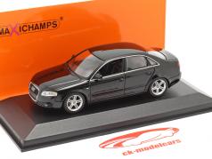 Audi A4 år 2004 sort 1:43 Minichamps