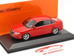 Audi A4 år 2004 rød 1:43 Minichamps