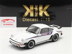 Porsche 911 (930) Turbo 3.0 Ano de construção 1976 Branco / Martini Livery 1:18 KK-Scale