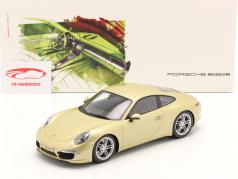 Porsche 911 (991) Carrera limão ouro metálico com Mostruário 1:18 Spark