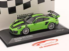 Porsche 911 (991 II) GT2 RS Weissach Package 2018 signal green / silver rims 1:43 Minichamps