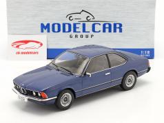 BMW Serie 6 (E24) Anno di costruzione 1976 blu scuro metallico 1:18 Model Car Group