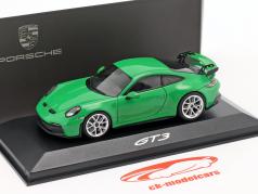 Porsche 911 (992) GT3 python grøn 1:43 Minichamps