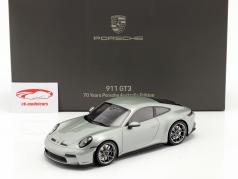 Porsche 911 (992) GT3 Touring と ショーケース 銀 / ブラック 1:18 Minichamps