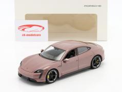 Porsche Taycan Turbo S Byggeår 2020 frosne bær metallisk 1:24 Welly