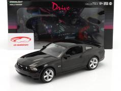 Ford Mustang GT 5.0 Кино Drive (2011) черный 1:18 Greenlight